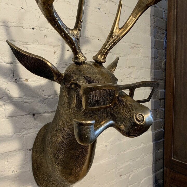 Tierkopf-Wanddeko aus Kunstharz mit Verspielten Details
