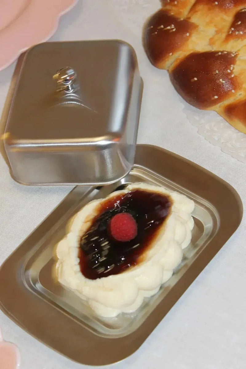 Butterdose aus Edelstahl mit Deckel im Klassischen Design