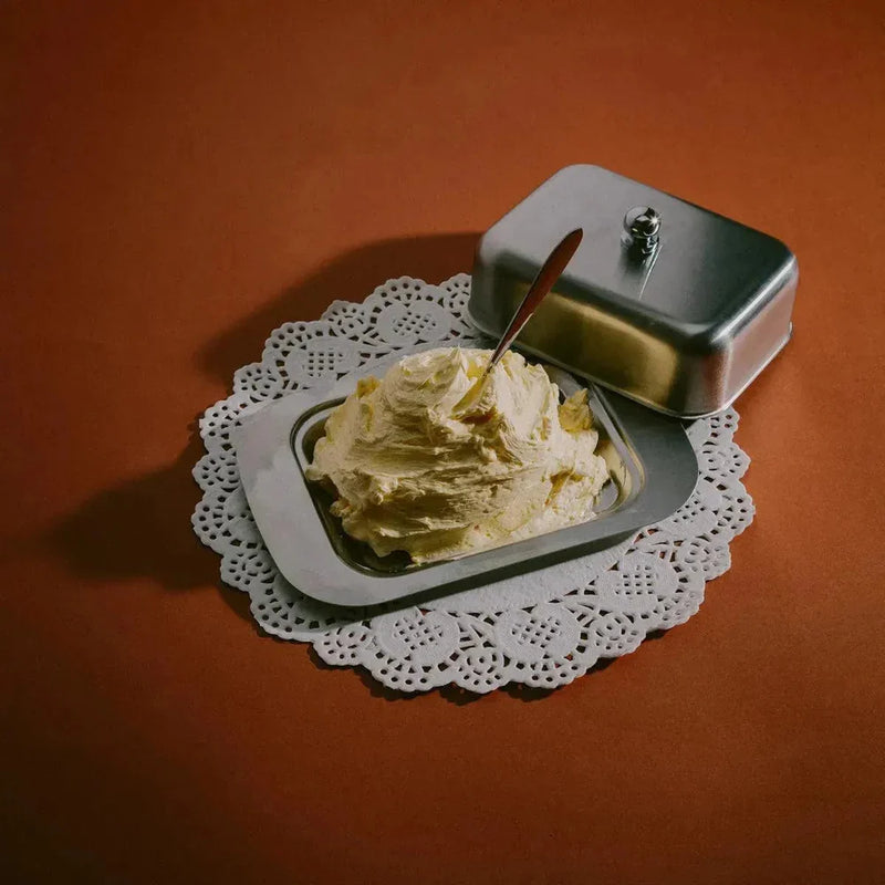 Butterdose aus Edelstahl mit Deckel im Klassischen Design