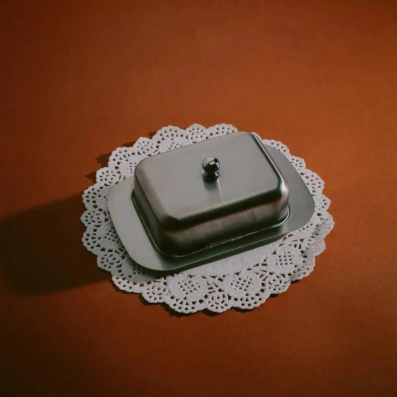 Butterdose aus Edelstahl mit Deckel im Klassischen Design