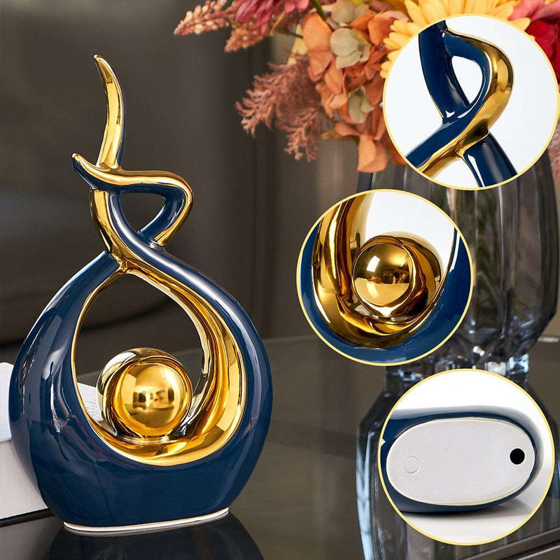 Keramikskulptur mit Organischer Form und Goldakzenten