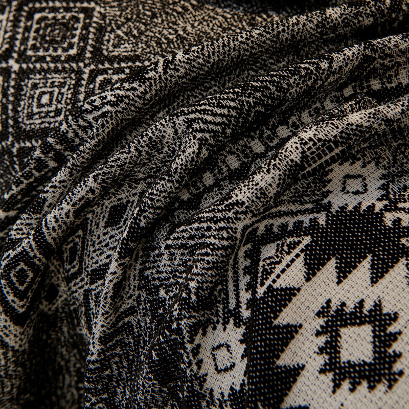 Sofaüberwurf mit Geometrischem Webmuster und Fransen im Boho-Stil