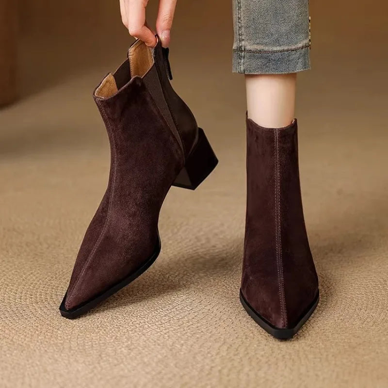 Stiefeletten für Damen mit Spitzer Form und Blockabsatz