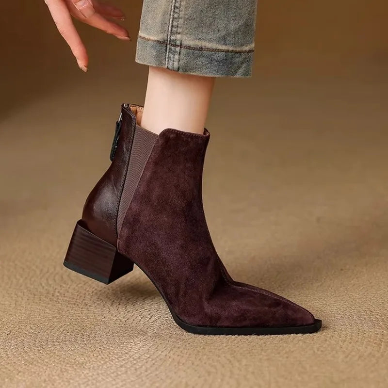 Stiefeletten für Damen mit Spitzer Form und Blockabsatz