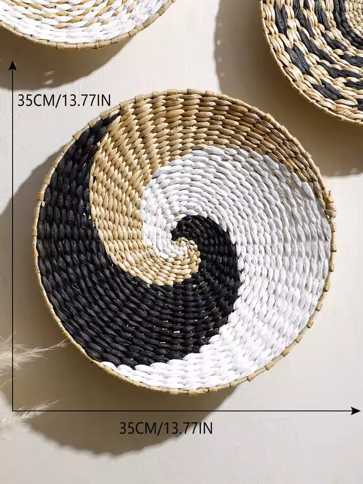 Wandkorb aus Strohgeflecht mit Geometrischem Dekormuster