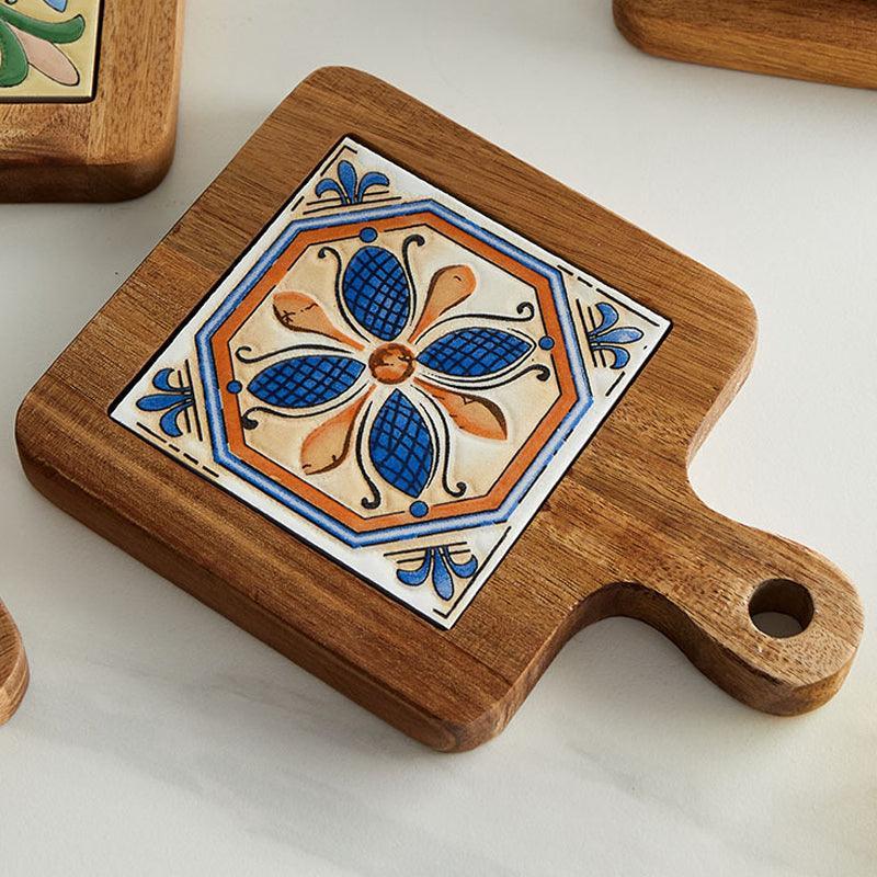 Untersetzer aus Holz mit Dekorativer Keramikfliese