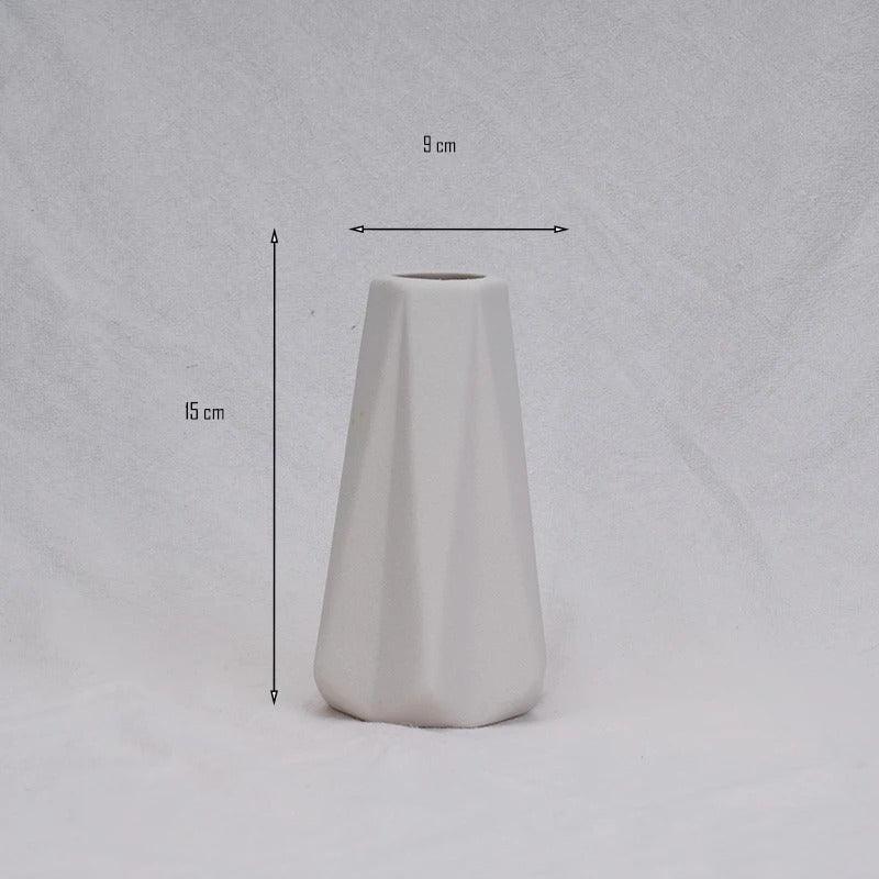Keramikvase mit Gesprenkelter Oberfläche in Mehreren Formen