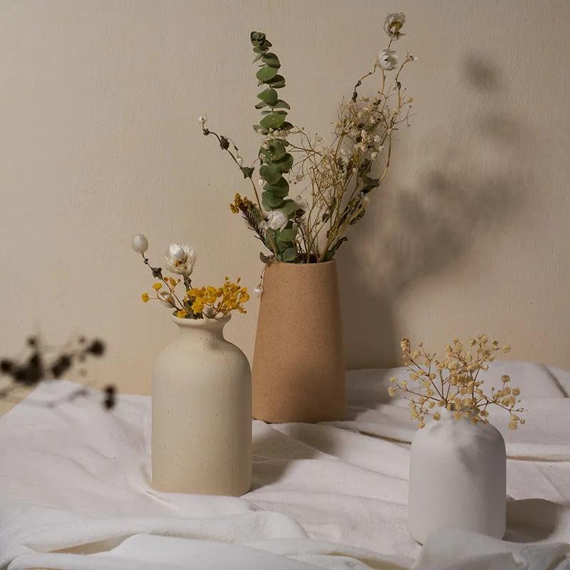 Keramikvase mit Gesprenkelter Oberfläche in Mehreren Formen