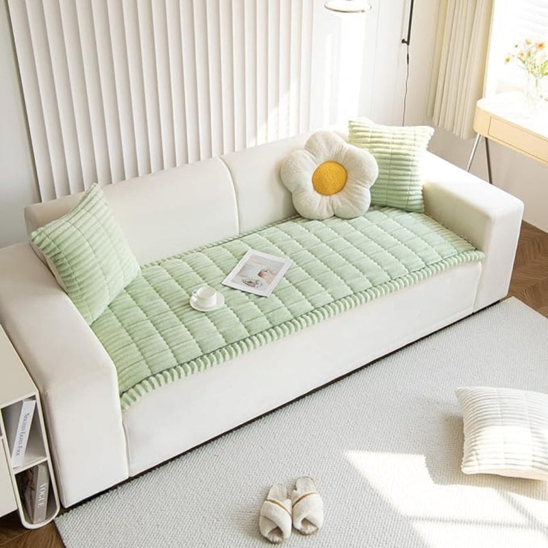 Sofaüberwurf aus Cordstoff mit Rüschenkante