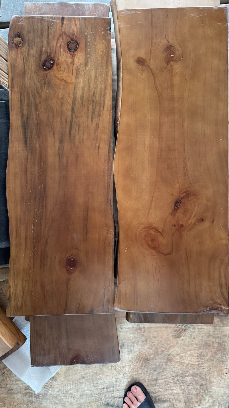 Wandregal aus Holz mit Natürlicher Kante