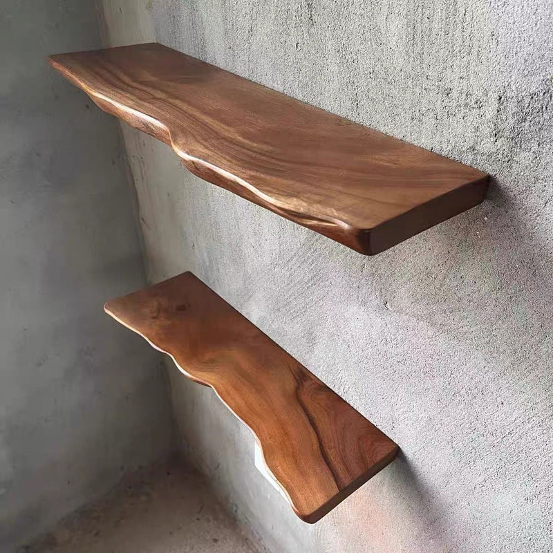 Wandregal aus Holz mit Natürlicher Kante