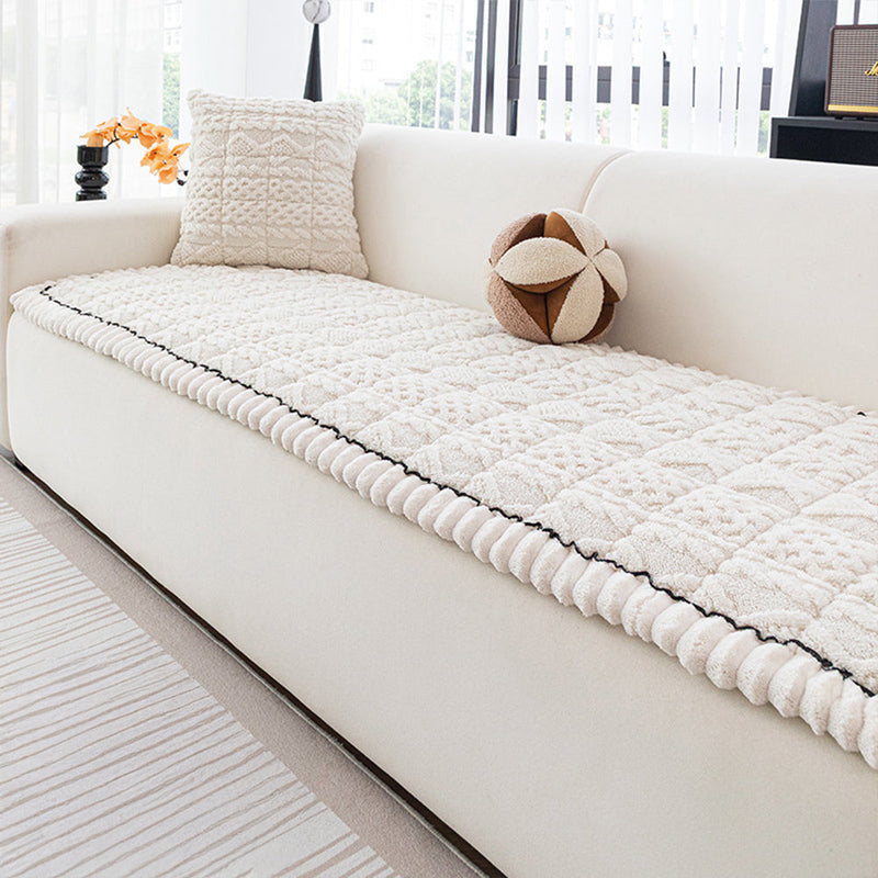 Sofaauflage aus Plüsch mit Jacquardstruktur und Rundem Saum