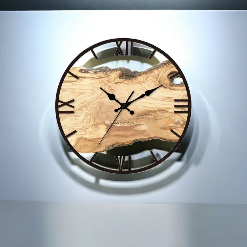 Wanduhr mit Holzoptik und Geräuscharmem Quarzwerk