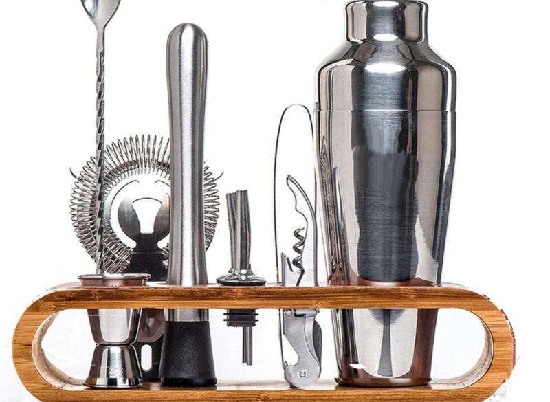 Cocktail-Set aus Edelstahl mit Bambusständer