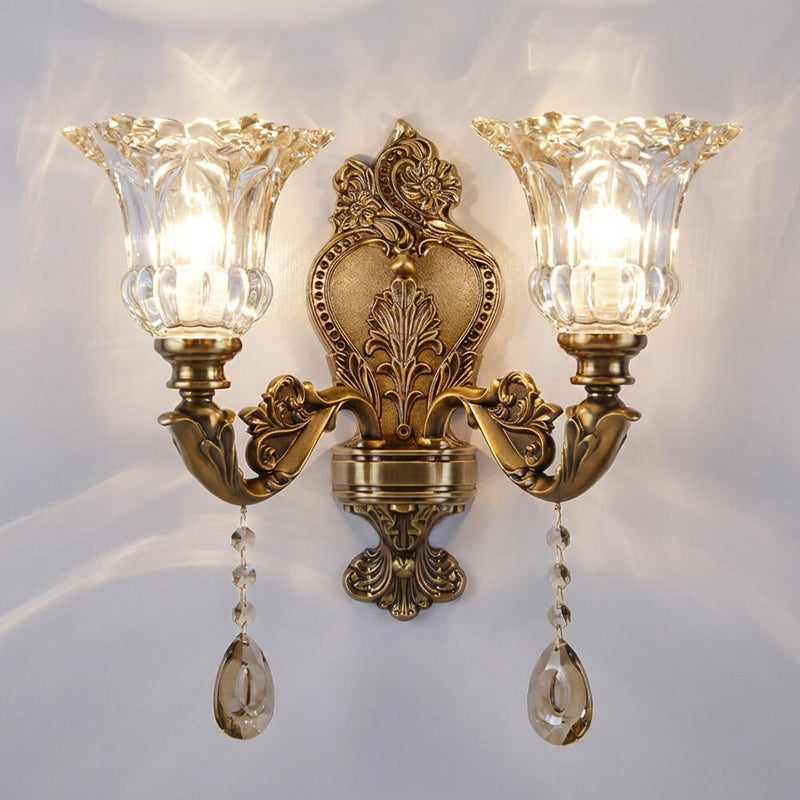 Wandleuchte mit Glasschirm und E14-Fassung im Klassischen Stil