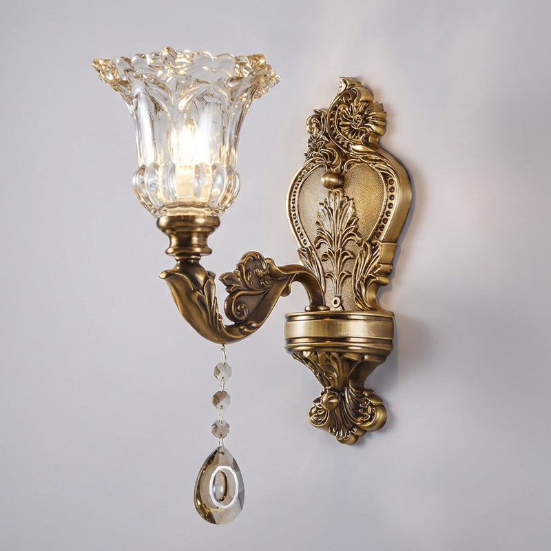 Wandleuchte mit Glasschirm und E14-Fassung im Klassischen Stil