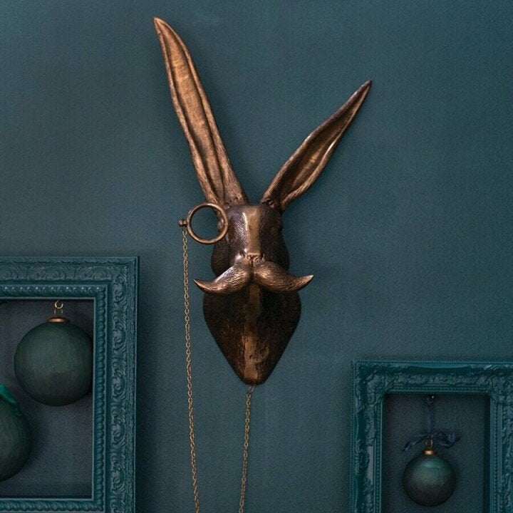 Tierkopf-Wanddeko aus Kunstharz mit Verspielten Details