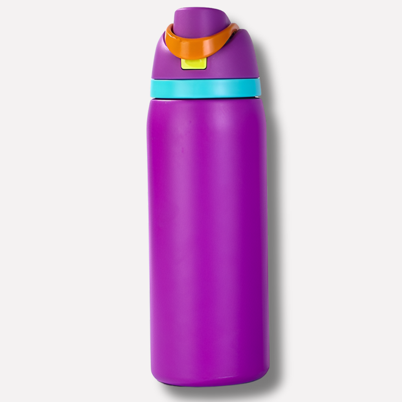 Isolierte Trinkflasche mit integriertem Strohhalm