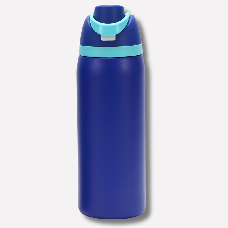 Isolierte Trinkflasche mit integriertem Strohhalm