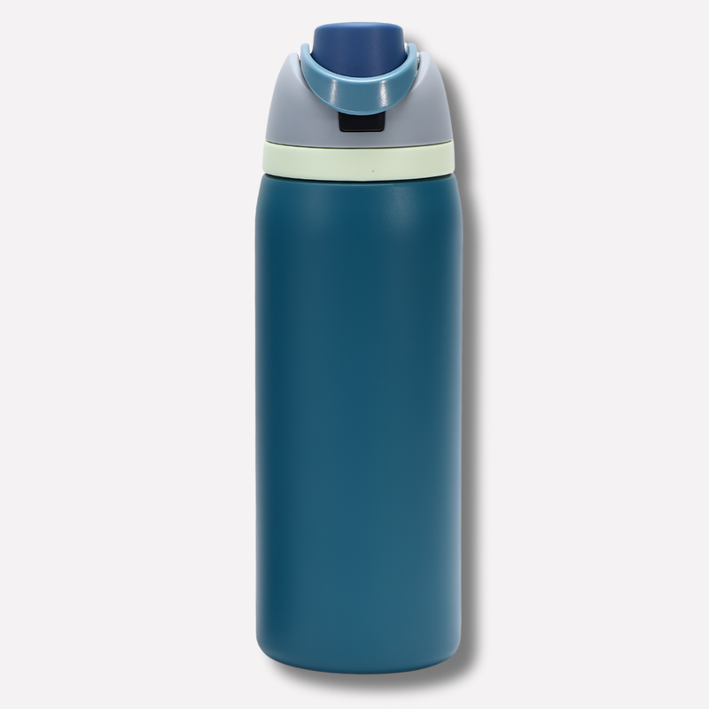 Isolierte Trinkflasche mit integriertem Strohhalm