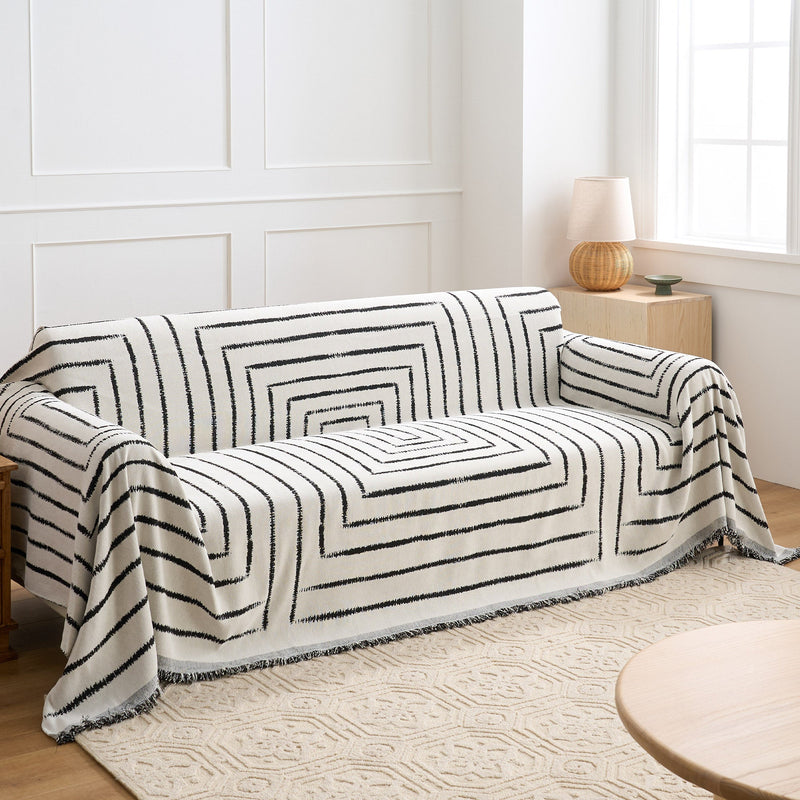 Sofaüberwurf aus Jacquardgewebe mit Klarer Linienführung